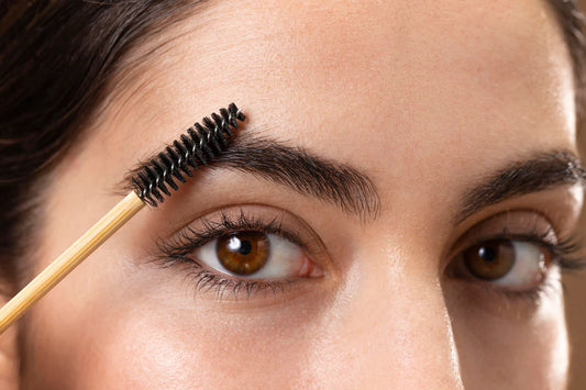 Everything You Need to Know About Eyelash Tinting